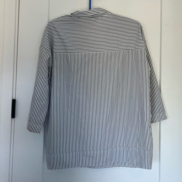 3/4 Sleeve Length, half button up shirt - Picture 5 of 6